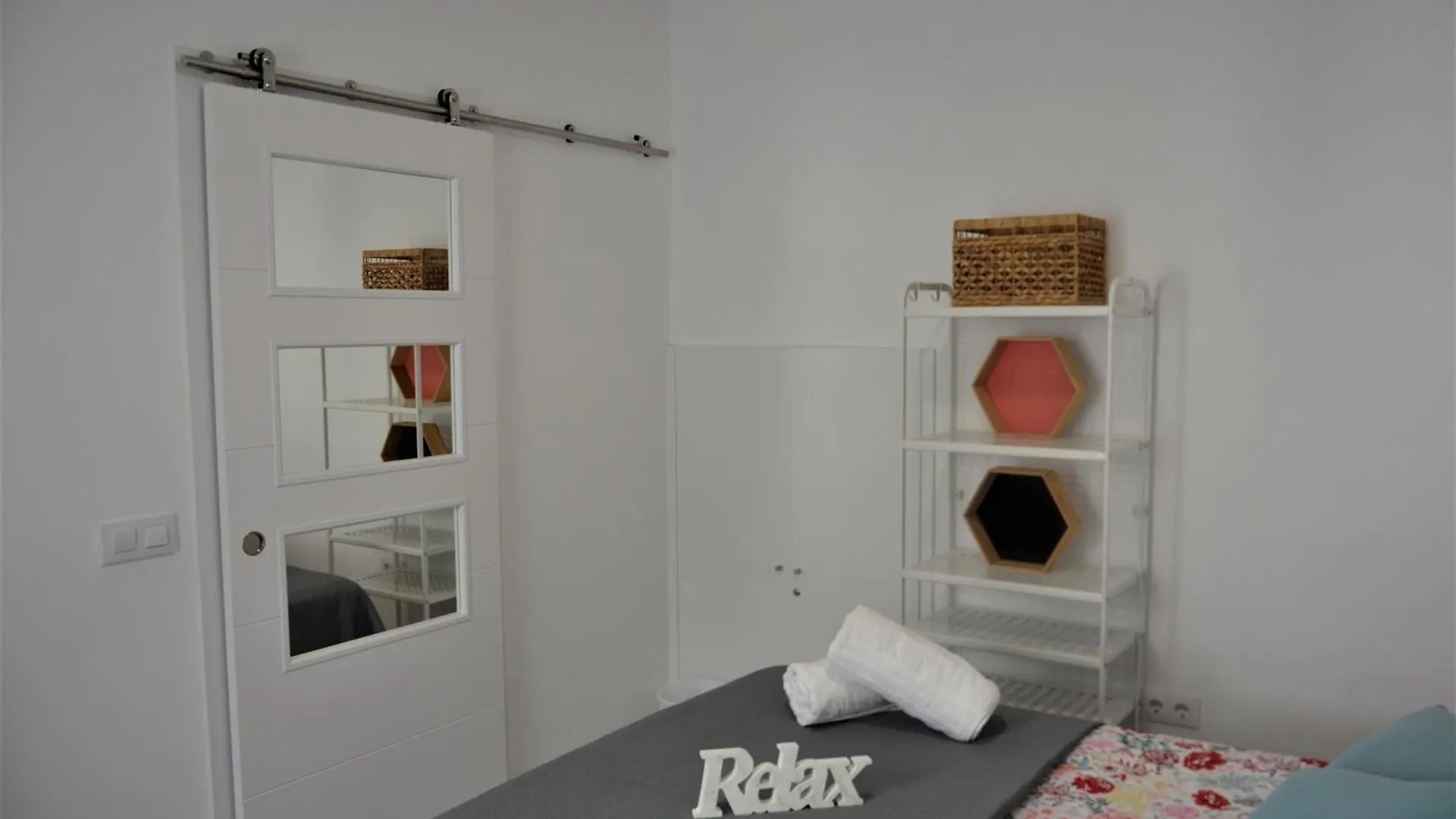 Apartamento Espectacular piso en la misma plaza del Mentidero. Cádiz 0*,  España